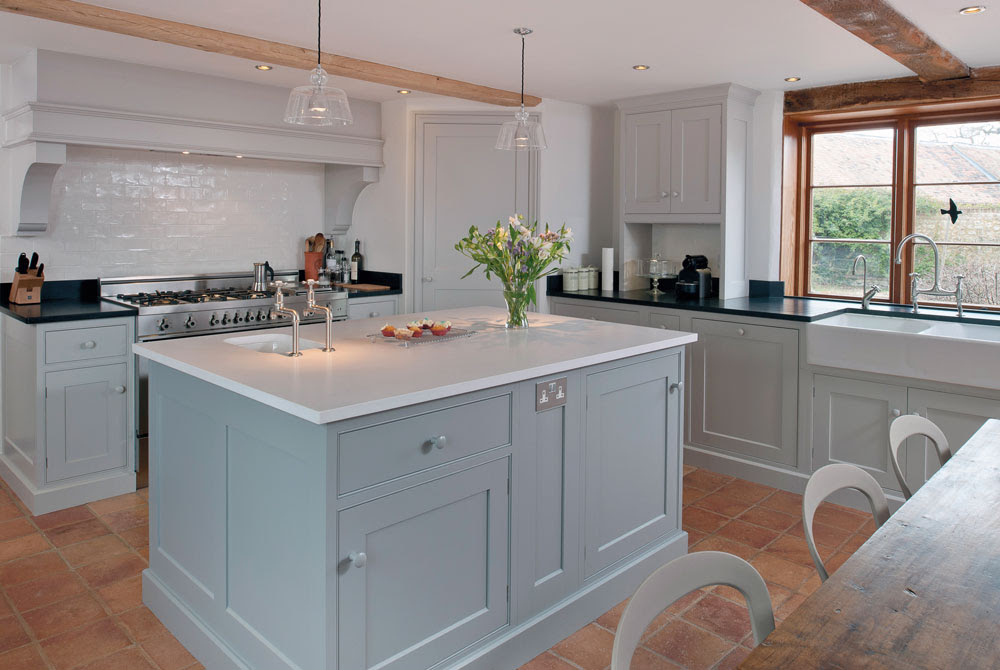 20 Stylish Ways To Work With Gray Kitchen Cabinets 20 Stylish Ways To Work With Gray Kitchen Cabinets