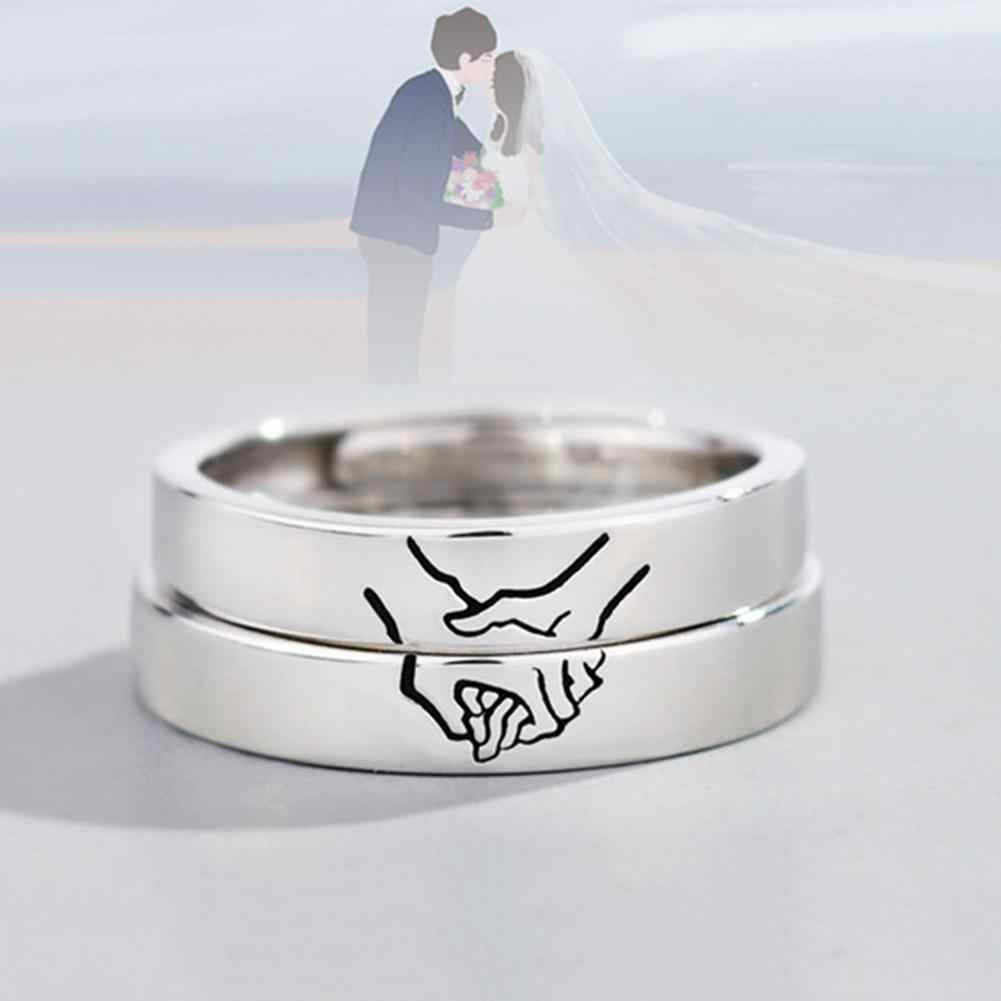 Romantis Memegang Tangan Terbuka Cincin Pasangan Pernikahan Band Romantis Memegang Tangan Terbuka Cincin Pasangan Pernikahan Band