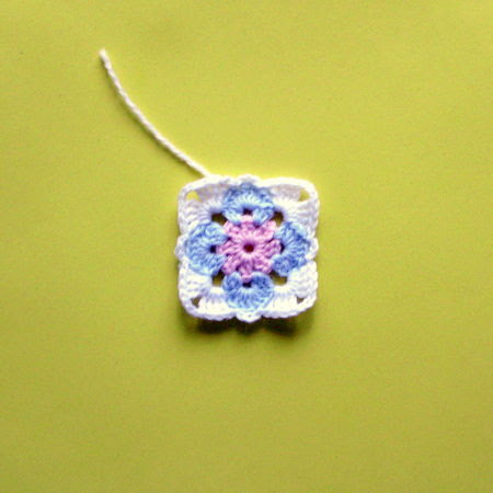 Tuto_Fleurs_Carr_es__6_