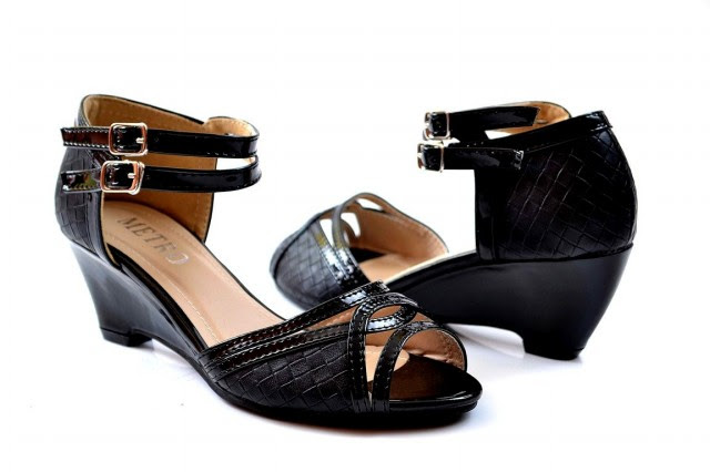 Girls-Womens-Beautiful-Casual-High-Shoes-Eid-Footwear-Collection-2013-by-Metro-Shoes-9 Girls-Womens-Beautiful-Casual-High-Shoes-Eid-Footwear-Collection-2013-by-Metro-Shoes-9