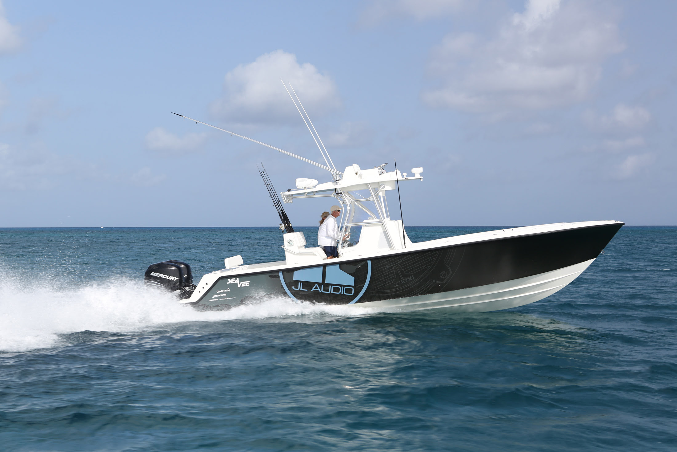 SeaVee 320 Model Info - Center Console Fishing Boat