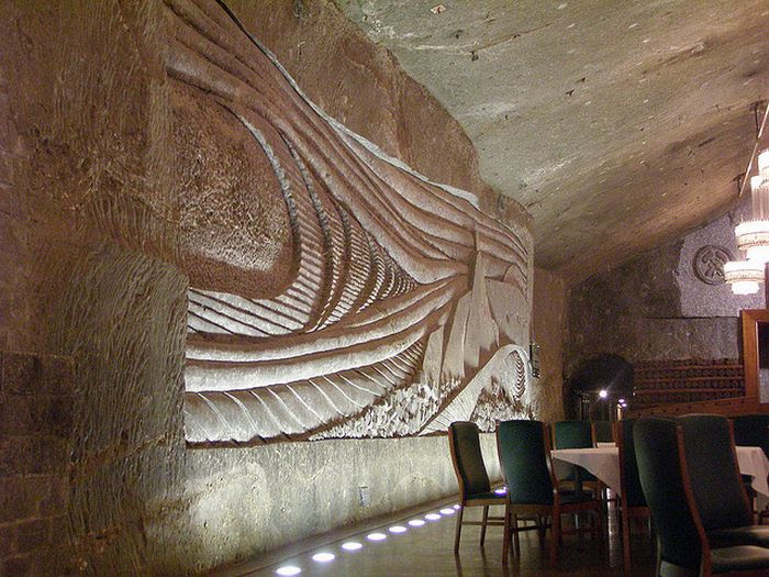 Wieliczka Salt Mine (24 pics)