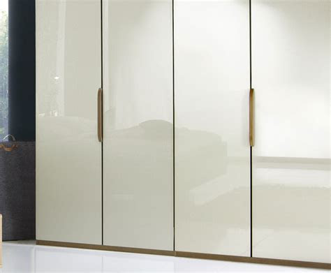 schrank zb  tuerig mit glas falttueren morley magnolie