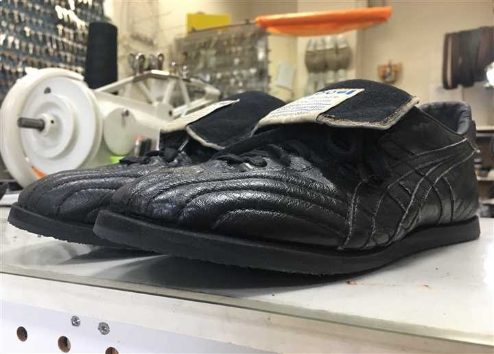 スパイクを普段履きにリメイクなら なかじま 専門家にお任せ