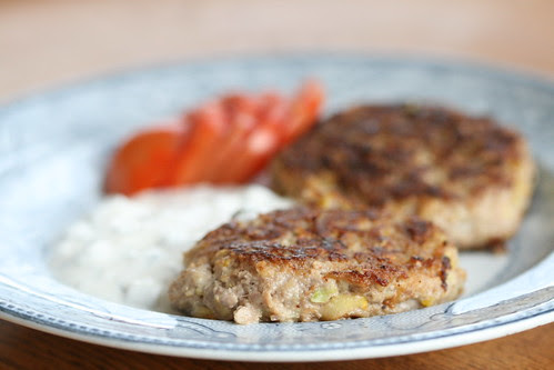 Zucchini meatballs / Suvikõrvitsa-hakklihakotletid