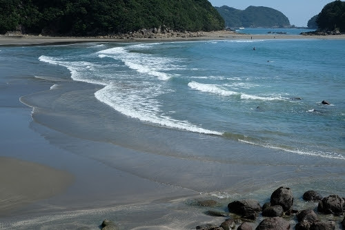 秋の晴れた日 四国の東南部のサーフィン海岸をめぐる 四国の 空と海 その2