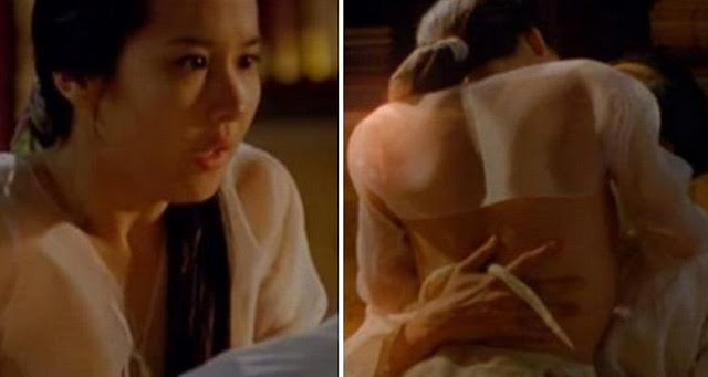 조여정, 파격 베드신 '등라인 노출!' - 연예 > 기사 - 더팩트