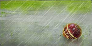 http://news.bbc.co.uk/olmedia/1470000/images/_1471134_cricket_rain_300.jpg