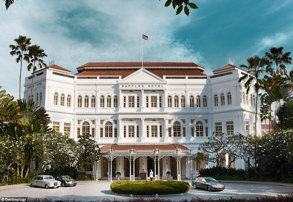From Cape Town, guests will fly business class to Singapore where they will spend three nights in the Presidential Suite at the five-star Raffles Hotel