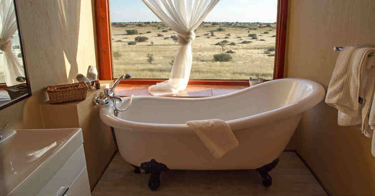 How To Paint A Bathtub Yourself - A Complete DIY Guide ...