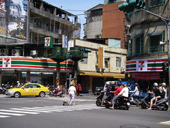 7-11隔壁的7-11