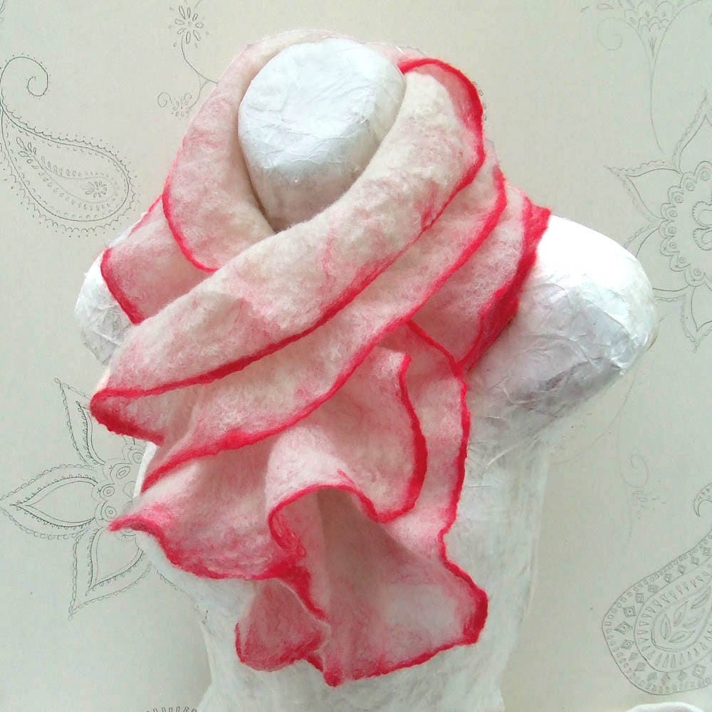 The Raspberry Ripple - White and pink handfelted scarf