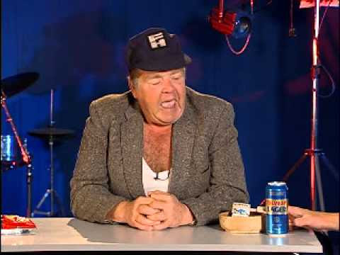 Life Lessons from Onslow - Geoffrey Hughes with tips on romance - YouTube