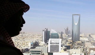 أسباب ارتفاع البطالة بالسعودية ودعوات لمراجعة استراتيجية التوطين