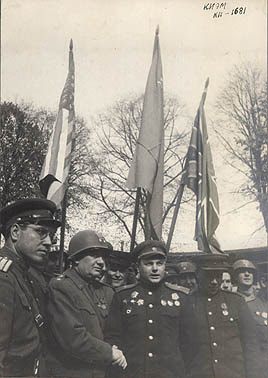 1945.04-1681-0_11bb6_312552b8_orig