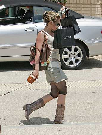 hilary duff in skirt