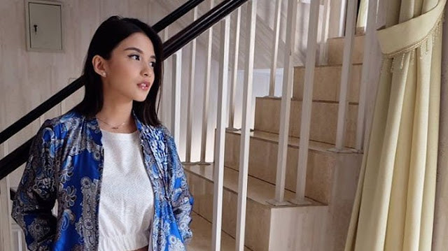  http://ift.tt/20kt43r - Berita Terbaru Terkini Hari Ini - Pasca mekahirkan, biasanya tubuh wanita akan membengkak alias menjadi gemuk. Salah satu faktor yang dapat membuat tubuh wanita membengkak setelah melahirkan adalah meyusui. Proses menyusui mendesak sang ibu untuk makan makanan sehat yang banyak untuk asupan gizi anak. Foto: Istri Glenn Alinskie - Perut Chelsea Olivia Bikin Envy, Padahal Baru Saja Melahirkan
