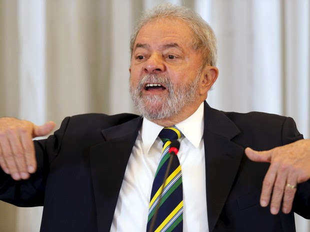 28/03/2016 - O ex-presidente Luiz Inácio Lula da Silva durante entrevista coletiva a jornalistas estrangeiros na manhã desta segunda-feira (28) em São Paulo (Foto: Paulo Whitaker/Reuters)