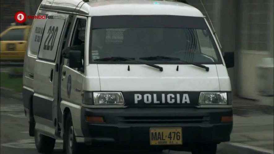IMCDb org Mitsubishi L 300 P10 in Tres Caínes 2013 