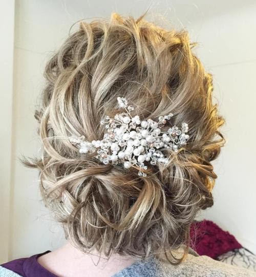 Curly Hairstyles For Wedding Reception / 9 Reception Hairstyles for Indian Brides - Candy Crow : Here's proof that not all wedding hairstyles for long hair have to involve curls.