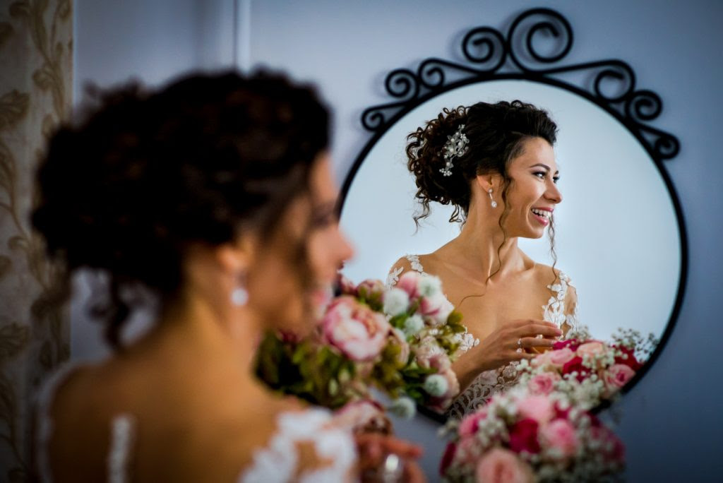 10 Must Have Photos For Your Wedding Day