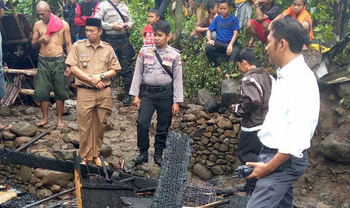 Ditinggal Pergi, Rumah Suriaman Ludes Terbakar