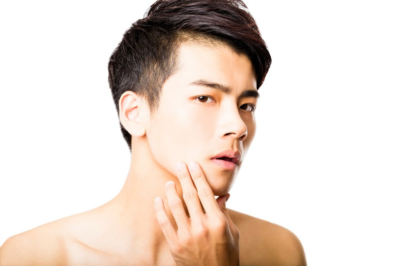 スプーン一本で男顔筋トレ 顔面偏差値アップに効果も マガジンサミット