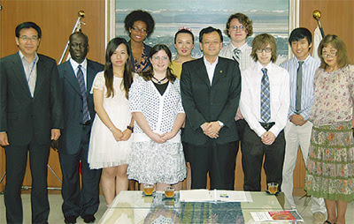 平塚 大好きなまち カンザス大留学生が市長を訪問 平塚 タウンニュース