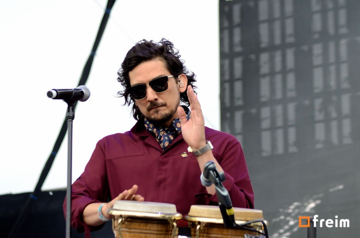 vive-latino-2016-sabado-leon-larregui-15