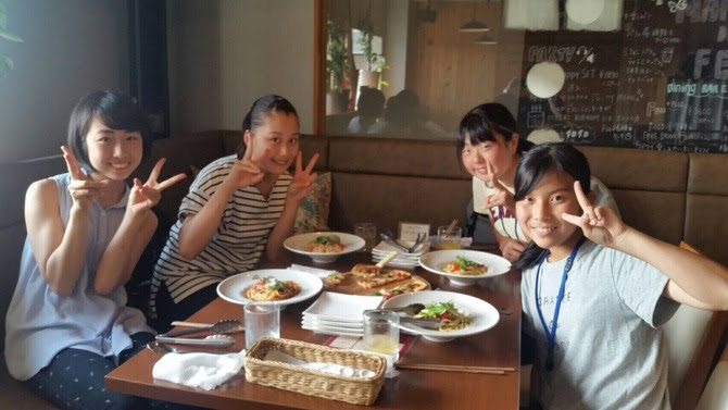 期間限定のかわいい店員さんたち プライベートダイニング月家