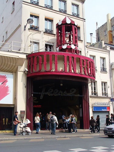 Paris 323