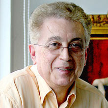 http://cinemagia.files.wordpress.com/2009/02/aguinaldo_silva2.jpg