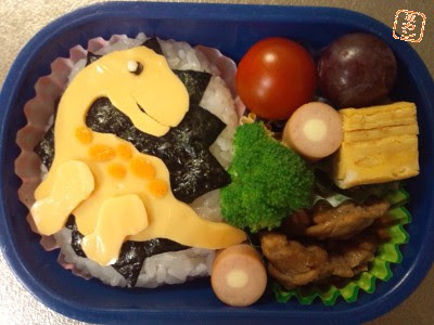 恐竜弁当 ミカン弁当