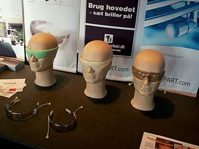 051019_heads_th.jpg