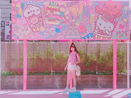 ▲▼大阪Hello Kitty停車場。(圖/網友IG@b_la_ck_ie_授權提供,請勿隨意翻攝)※每次使用務必超連結