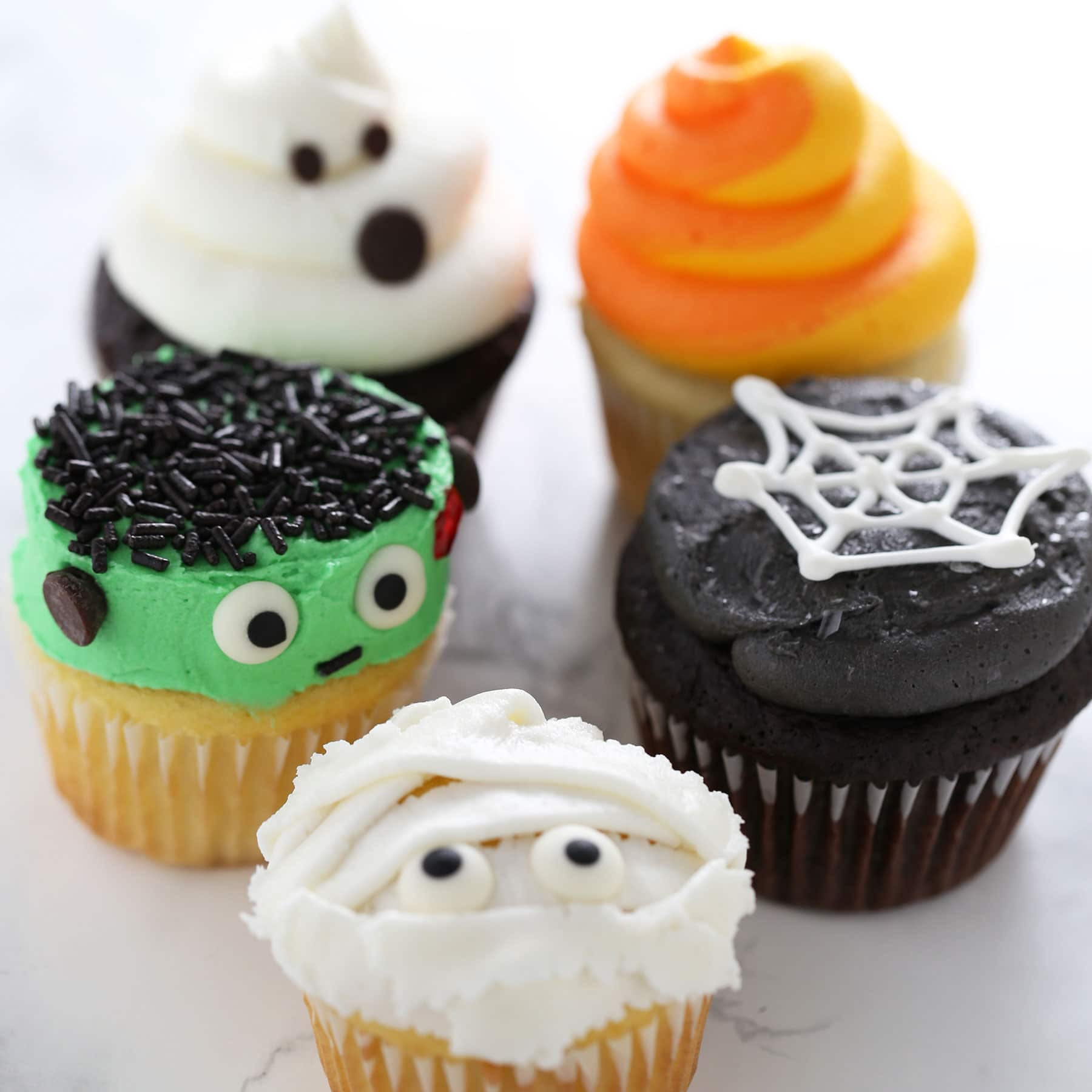 How to Make Halloween Cupcakes  Handle the Heat
