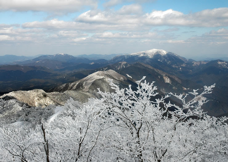 奈良県景観資産 高見山地が眺望できる高見山山頂展望台 奈良県公式ホームページ