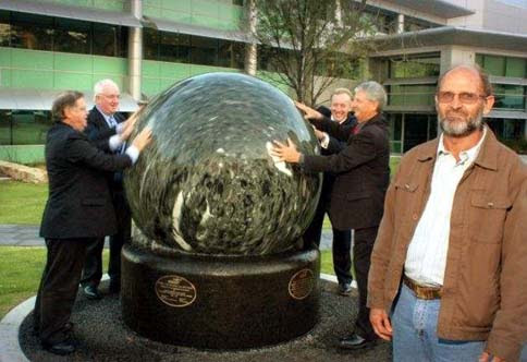 Floating Stones Displays, Stone Art Displays: Floating ...