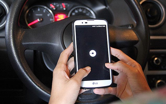 Clientes do Uber em todo o país vão poder pagar suas viagens com cartão de débito, sem o uso da maquininha, a partir desta terça 