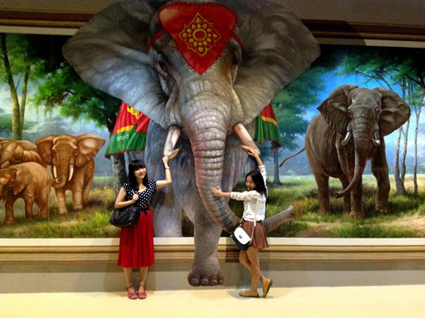 Art in Paradise