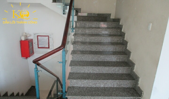 Hình chụp lối thang bộ