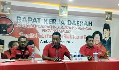 Ambon, Malukupost.com - Dewan Pimpinan daerah (DPD) Partai Demokrasi Indonesia Perjuangan (PDIP) Maluku menggelar rapat kerja daerah (Rakerda) untuk mengonsolidasi persiapan partai tersebut menghadapi Pilkada serentak tahap ketiga tahun 2018 mendatang. "Rakerda ini menjadi ajang konsolidasi dan kesiapan internal partai untuk menghadapi Pilkada pada beberapa daerah di Maluku tahun 2018," kata Sekjen DPP PDI Perjuangan Hasto Kristyanto saat membuka Rakerda tersebut, Senin (8/5).