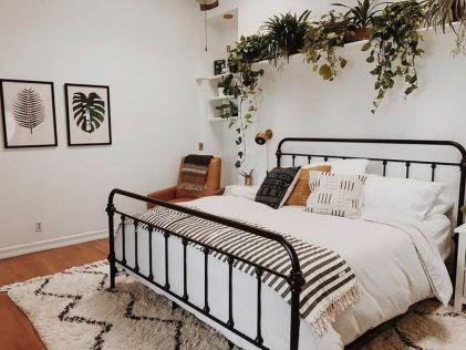 Minimalist Bedroom For Couple