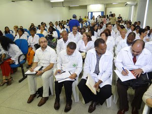 Médicos estrangeiros têm aula sobre o SUS (Foto: Lorena Aquino/G1)