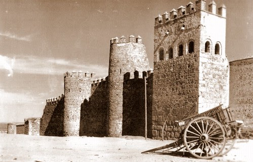 Carro junto a la Muralla, Toledo.