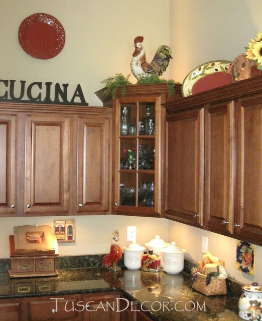Tuscan Kitchen Decor - Ideas for Decorating A Mediterranean ...