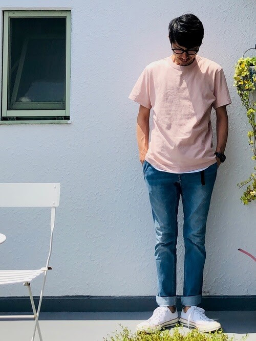 ピンクtシャツのメンズコーデ21 人気でおすすめのピンクtシャツを紹介 春夏秋冬トレンド情報ピポパ発信局