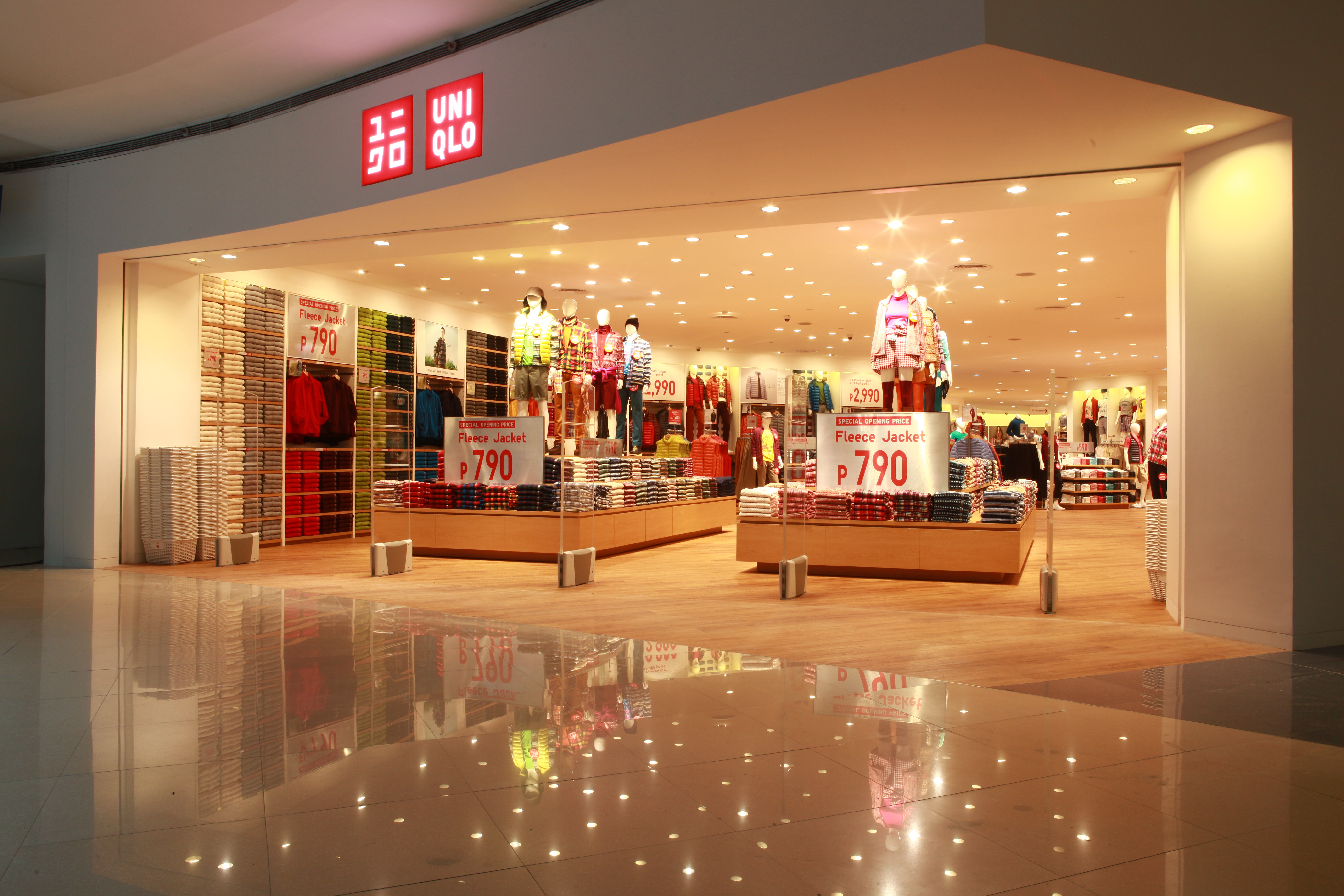 FASHION UNIQLO Opens 2nd store at SM City North EDSA FASHION UNIQLO Opens 2nd store at SM City North EDSA