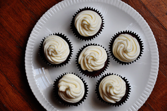red velvet cupcakes 2