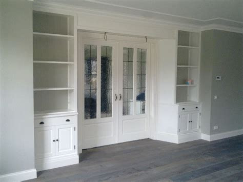 ensuite kast gemaakt en gespoten  ral  en de